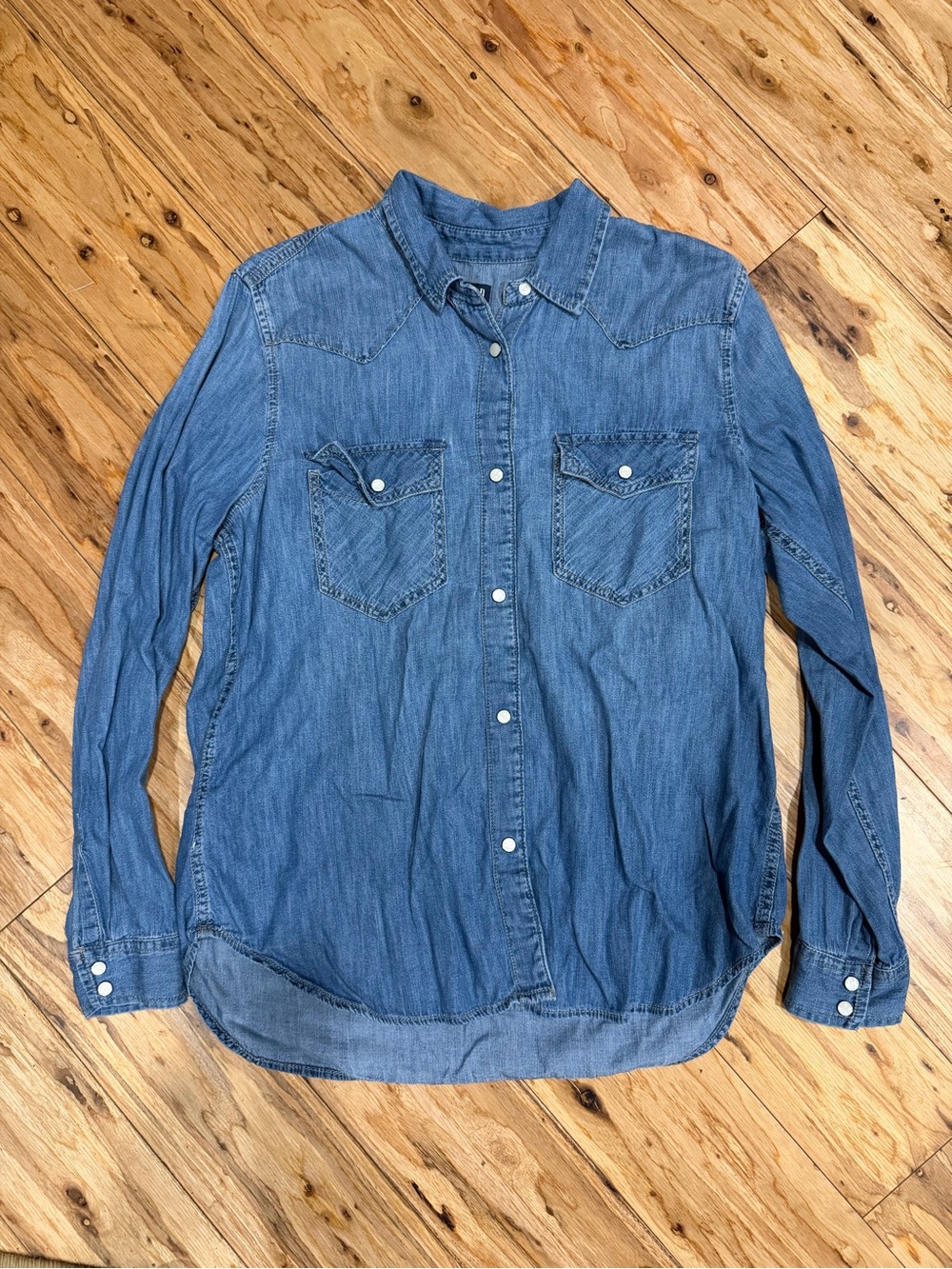 GAP Denim Button-Up Shirt in Medium Blue
